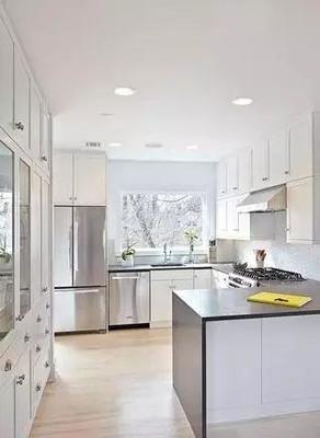 廚房吊頂材料怎么選？專業師傅分享選購技巧與安裝要點